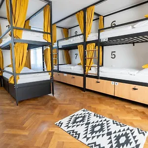 White Wolf House & Auberge de jeunesse